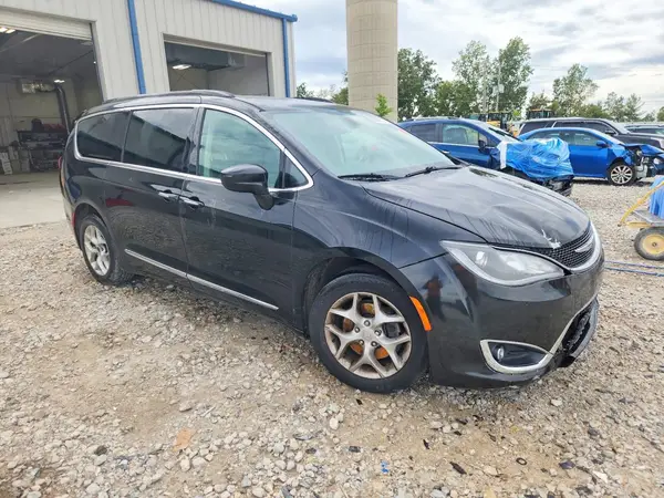 2C4RC1BG1HR670771 — 2017 Chrysler Pacifica, фото 4 с аукциона Copart 28.09.2026, Передняя часть