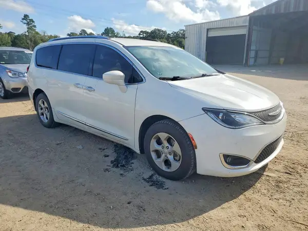 2C4RC1EG4HR515627 — 2017 Chrysler Pacifica, фото 4 с аукциона Copart, Боковая часть