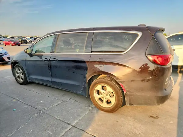 2C4RC1CG5HR597872 — 2017 Chrysler Pacifica, фото 2 с аукциона Copart 08.10.2026, Передняя часть