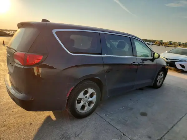 2C4RC1CG5HR597872 — 2017 Chrysler Pacifica, фото 3 с аукциона Copart 08.10.2026, Передняя часть