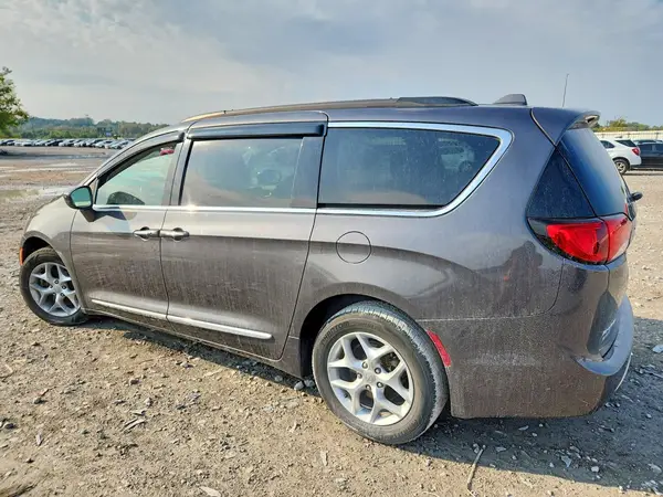 2C4RC1BG6HR676341 — 2017 Chrysler Pacifica, фото 2 с аукциона Copart, Повреждения снизу