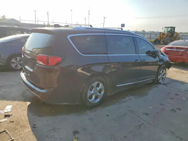 2C4RC1EG3HR770446 — 2017 Chrysler Pacifica, фото 3 с аукциона Copart, Опрокидывание