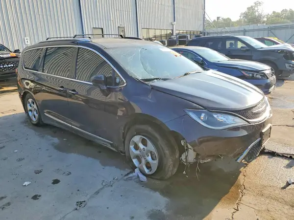 2C4RC1EG3HR770446 — 2017 Chrysler Pacifica, фото 4 с аукциона Copart, Опрокидывание