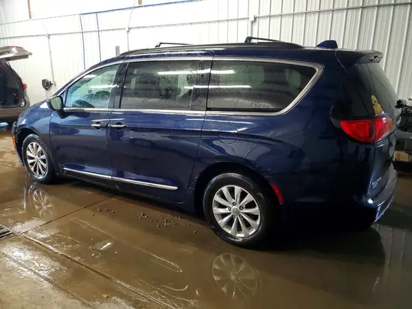 2C4RC1BG8HR654552 — 2017 Chrysler Pacifica, фото 2 с аукциона Copart, Передняя часть