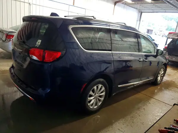 2C4RC1BG8HR654552 — 2017 Chrysler Pacifica, фото 3 с аукциона Copart, Передняя часть
