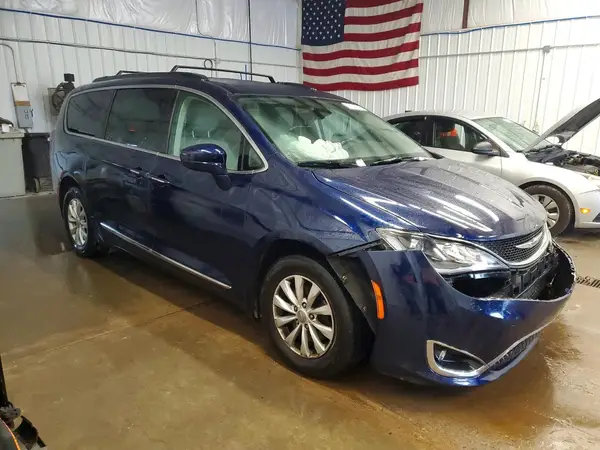 2C4RC1BG8HR654552 — 2017 Chrysler Pacifica, фото 4 с аукциона Copart, Передняя часть