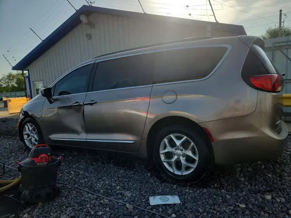 2C4RC1BG6HR777234 — 2017 Chrysler Pacifica, фото 2 с аукциона Copart 12.10.2026, Передняя часть