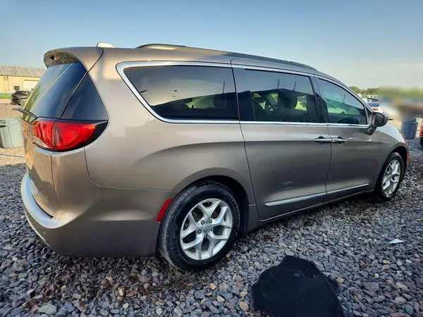 2C4RC1BG6HR777234 — 2017 Chrysler Pacifica, фото 3 с аукциона Copart 12.10.2026, Передняя часть
