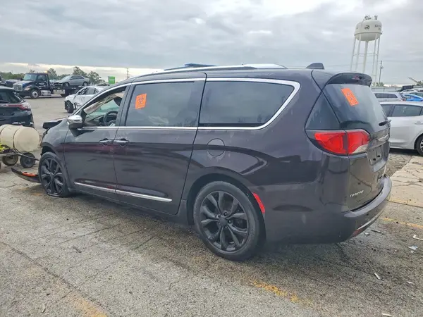 2C4RC1GGXHR556020 — 2017 Chrysler Pacifica, фото 2 с аукциона Copart, Передняя часть