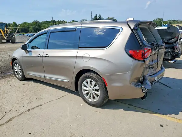 2C4RC1BG7HR803727 — 2017 Chrysler Pacifica, фото 2 с аукциона Copart, Задняя часть