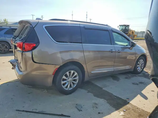 2C4RC1BG7HR803727 — 2017 Chrysler Pacifica, фото 3 с аукциона Copart, Задняя часть