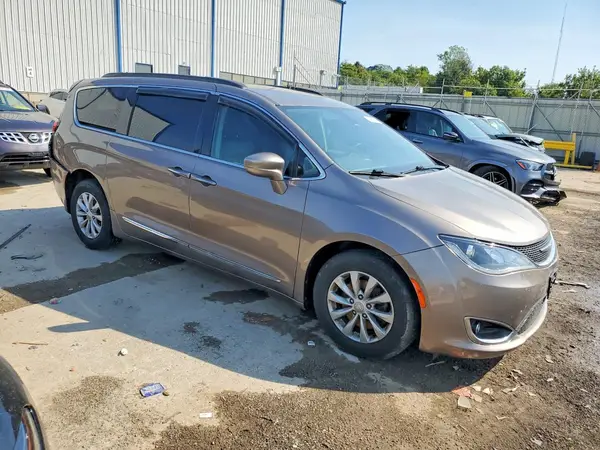2C4RC1BG7HR803727 — 2017 Chrysler Pacifica, фото 4 с аукциона Copart, Задняя часть