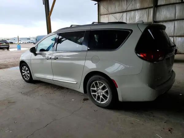 2C4RC1BG2HR702563 — 2017 Chrysler Pacifica, фото 2 с аукциона Copart, Передняя часть