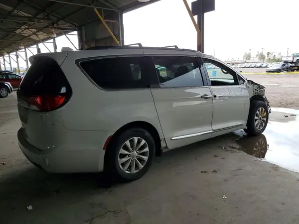 2C4RC1BG2HR702563 — 2017 Chrysler Pacifica, фото 3 с аукциона Copart, Передняя часть