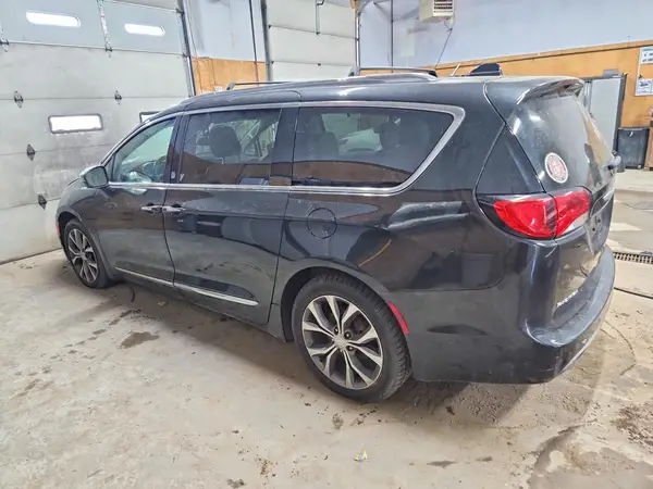 2C4RC1GG7HR648010 — 2017 Chrysler Pacifica, фото 2 с аукциона Copart 07.10.2026, Передняя часть