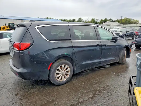 2C4RC1DG3HR611217 — 2017 Chrysler Pacifica, фото 3 с аукциона Copart 13.10.2026, Вандализм