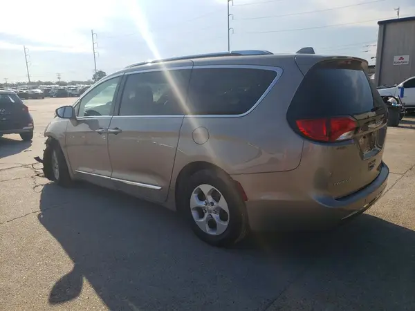 2C4RC1EG2HR537187 — 2017 Chrysler Pacifica, фото 2 с аукциона Copart 14.10.2026, Передняя часть