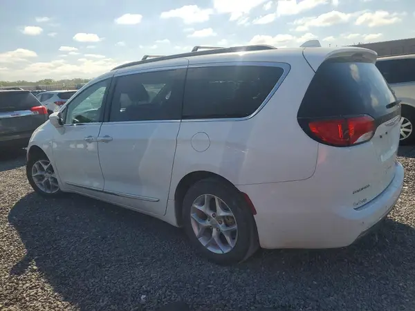 2C4RC1BG7HR505629 — 2017 Chrysler Pacifica, фото 2 с аукциона Copart, Передняя часть