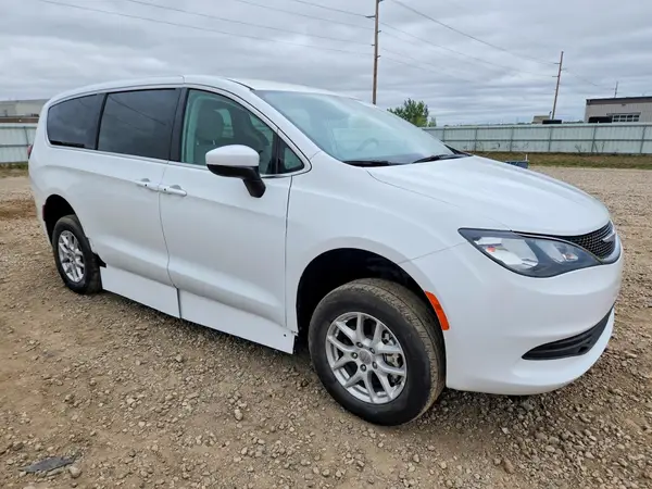 2C4RC1CG5HR500945 — 2017 Chrysler Pacifica, фото 4 с аукциона Copart, Град