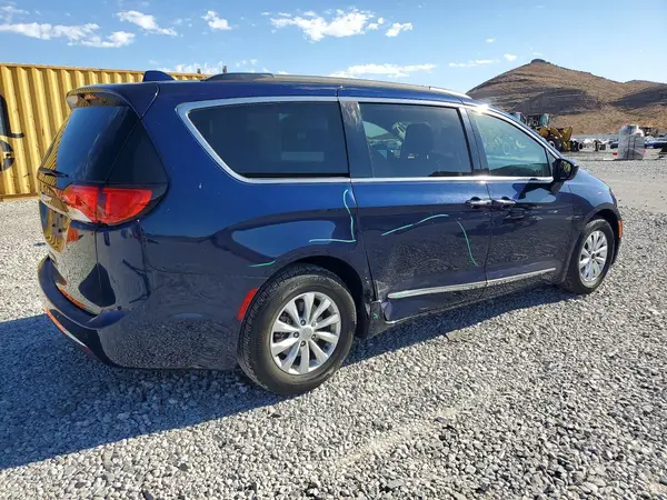 2C4RC1BG2HR743730 — 2017 Chrysler Pacifica, фото 3 с аукциона Copart, Боковая часть