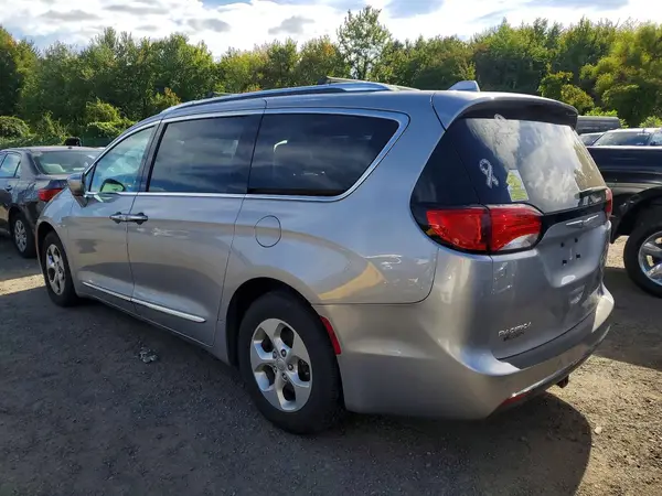 2C4RC1EG6HR622324 — 2017 Chrysler Pacifica, фото 2 с аукциона Copart 13.10.2026, Боковая часть