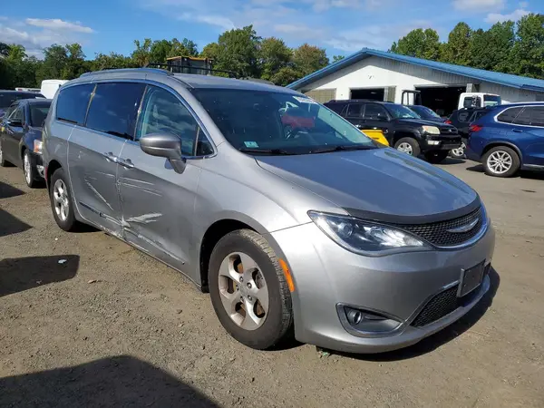 2C4RC1EG6HR622324 — 2017 Chrysler Pacifica, фото 4 с аукциона Copart 13.10.2026, Боковая часть