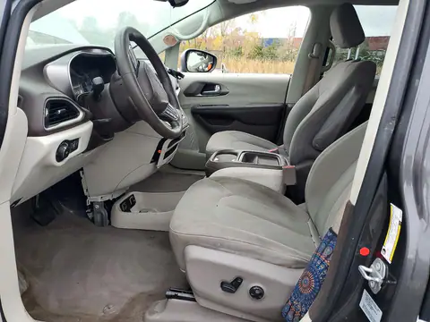 2C4RC1BG5HR841229 — 2017 Chrysler Pacifica, фото 7 с аукциона Copart, Задняя часть