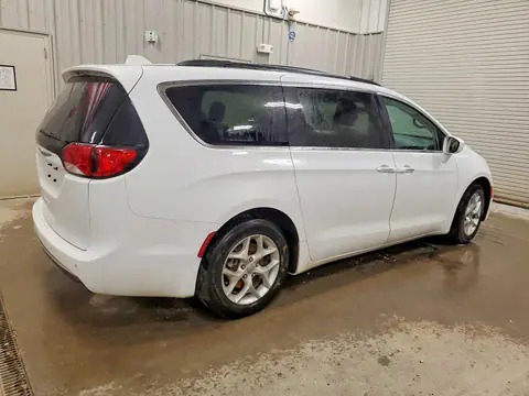 2C4RC1FG1JR183120 — 2018 Chrysler Pacifica, фото 3 с аукциона Copart 30.09.2026, Передняя часть