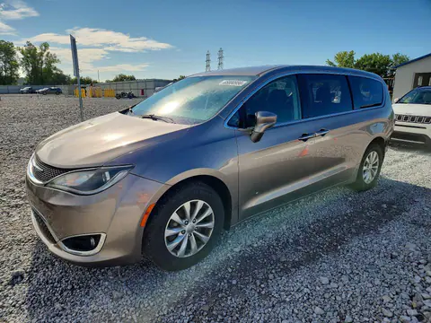 2C4RC1FGXJR256923 — 2018 Chrysler Pacifica, Задняя часть (Rear End), фото до ремонта