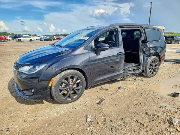 2C4RC1GG1JR259871 — 2018 Chrysler Pacifica, Боковая часть (Side), фото до ремонта