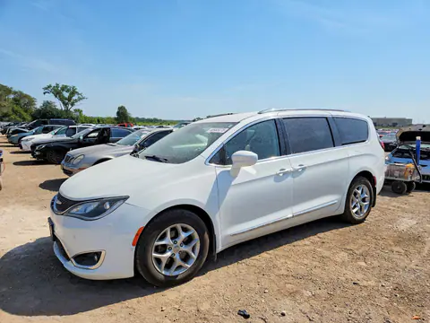 2C4RC1EG8JR106648 — 2018 Chrysler Pacifica, Передняя часть (Front End), фото до ремонта