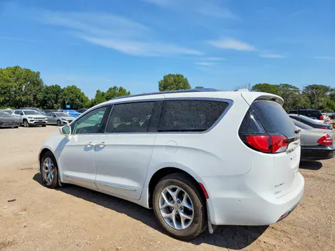2018 CHRYSLER PACIFICA VIN 2C4RC1EG8JR106648 фото 2