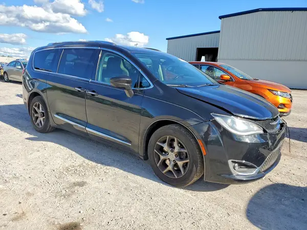 2C4RC1EG7JR227560 — 2018 Chrysler Pacifica, фото 4 с аукциона Copart, Передняя часть