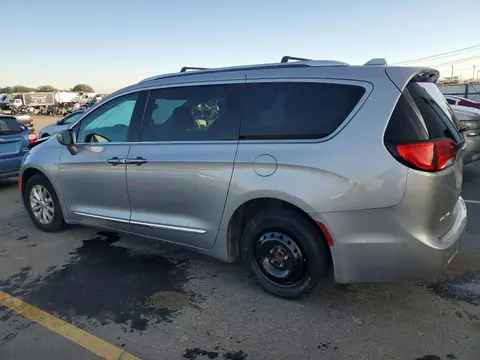2018 Chrysler Pacifica VIN 2C4RC1BG5JR290449 фото 2