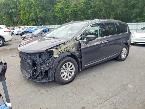 2C4RC1BG5JR104246 — 2018 Chrysler Pacifica, Передняя часть (Front End), фото до ремонта