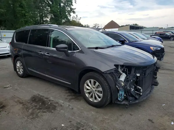 2C4RC1BG5JR104246 — 2018 Chrysler Pacifica, фото 4 с аукциона Copart 06.10.2026, Передняя часть