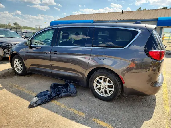2C4RC1DG0JR310538 — 2018 Chrysler Pacifica, фото 2 с аукциона Copart, Передняя часть
