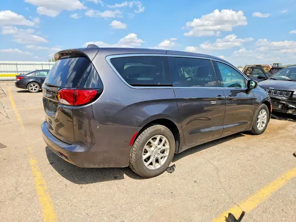 2C4RC1DG0JR310538 — 2018 Chrysler Pacifica, фото 3 с аукциона Copart, Передняя часть
