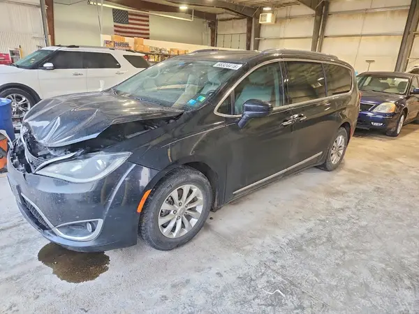 2C4RC1BG2JR133008 — 2018 Chrysler Pacifica, Передняя часть (Front End), фото до ремонта