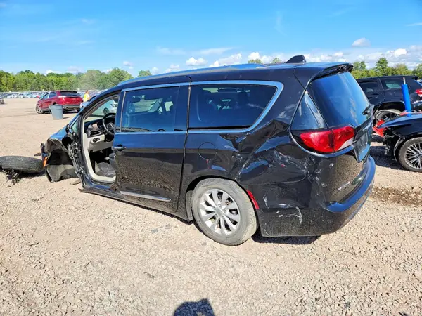 2C4RC1BG5JR152152 — 2018 Chrysler Pacifica, фото 2 с аукциона Copart 30.09.2026, Передняя часть