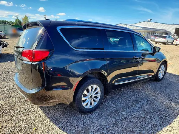 2C4RC1BG5JR152152 — 2018 Chrysler Pacifica, фото 3 с аукциона Copart 30.09.2026, Передняя часть