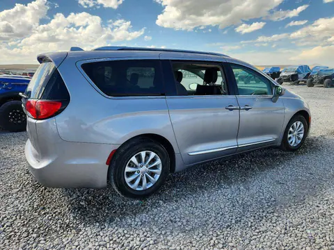 2018 Chrysler Pacifica VIN 2C4RC1BG1JR217403 фото 3