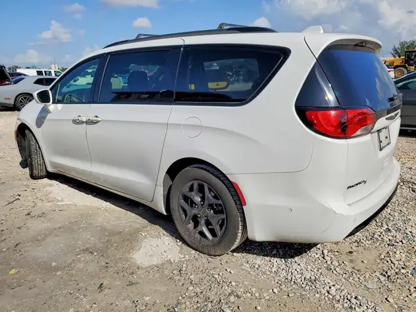 2C4RC1EG3JR197473 — 2018 Chrysler Pacifica, фото 2 с аукциона Copart, Подтопление