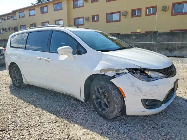 2C4RC1EG3JR197473 — 2018 Chrysler Pacifica, фото 4 с аукциона Copart, Подтопление