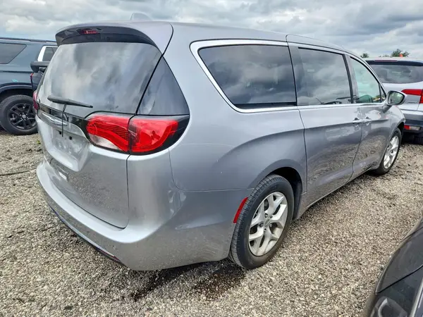 2C4RC1FG5JR125737 — 2018 Chrysler Pacifica, фото 3 с аукциона Copart 13.10.2026, Передняя часть