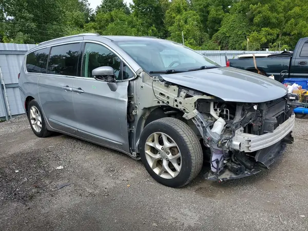 2C4RC1EG5JR268835 — 2018 Chrysler Pacifica, фото 4 с аукциона Copart 01.10.2026, Передняя часть