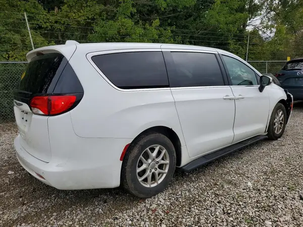 2C4RC1CGXJR257476 — 2018 Chrysler Pacifica, фото 3 с аукциона Copart 30.09.2026, Механические повреждения