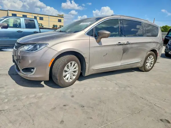 2C4RC1EG9JR139237 — 2018 Chrysler Pacifica, Механические повреждения (Mechanical), фото до ремонта