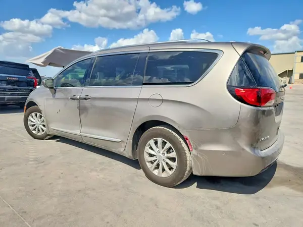 2C4RC1EG9JR139237 — 2018 Chrysler Pacifica, фото 2 с аукциона Copart 05.10.2026, Механические повреждения