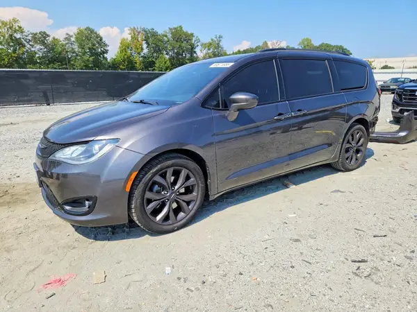 2C4RC1BG8JR167163 — 2018 Chrysler Pacifica, Задняя часть (Rear End), фото до ремонта
